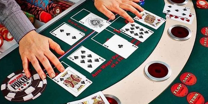 Một trong những chiến lược hiệu quả trong poker là phân tích đối thủ của bạn
